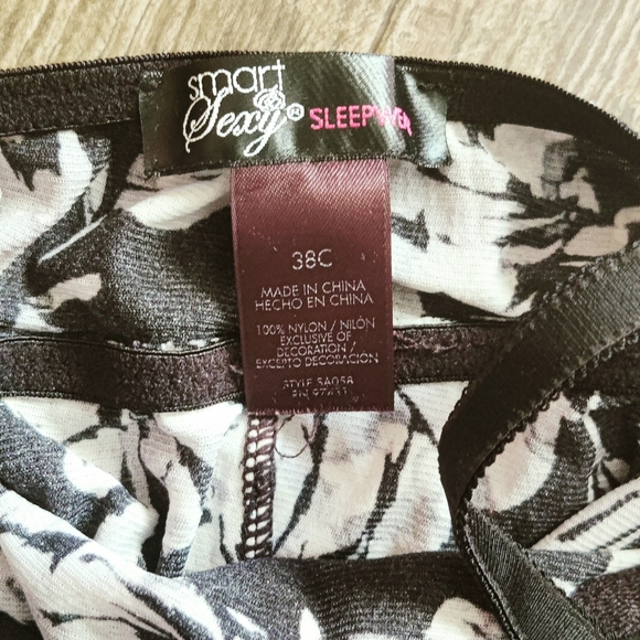 Lingerie - Picture 2 of 2